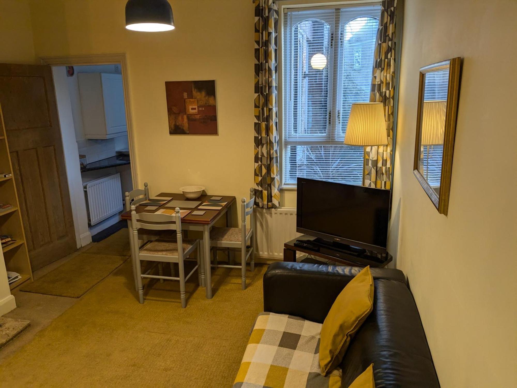 Apartment With Outside Patio And Car Space Дарем Екстер'єр фото